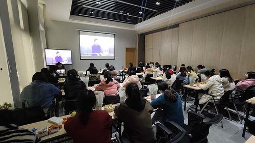 毛片基地国产在线,国产在线影视产业的灰色地带